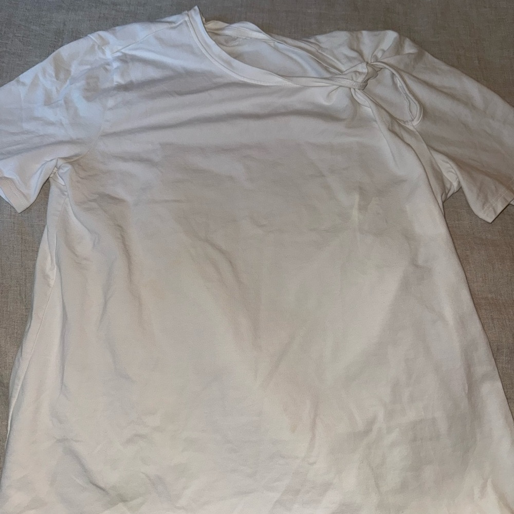 Lululemon White T-Shirt